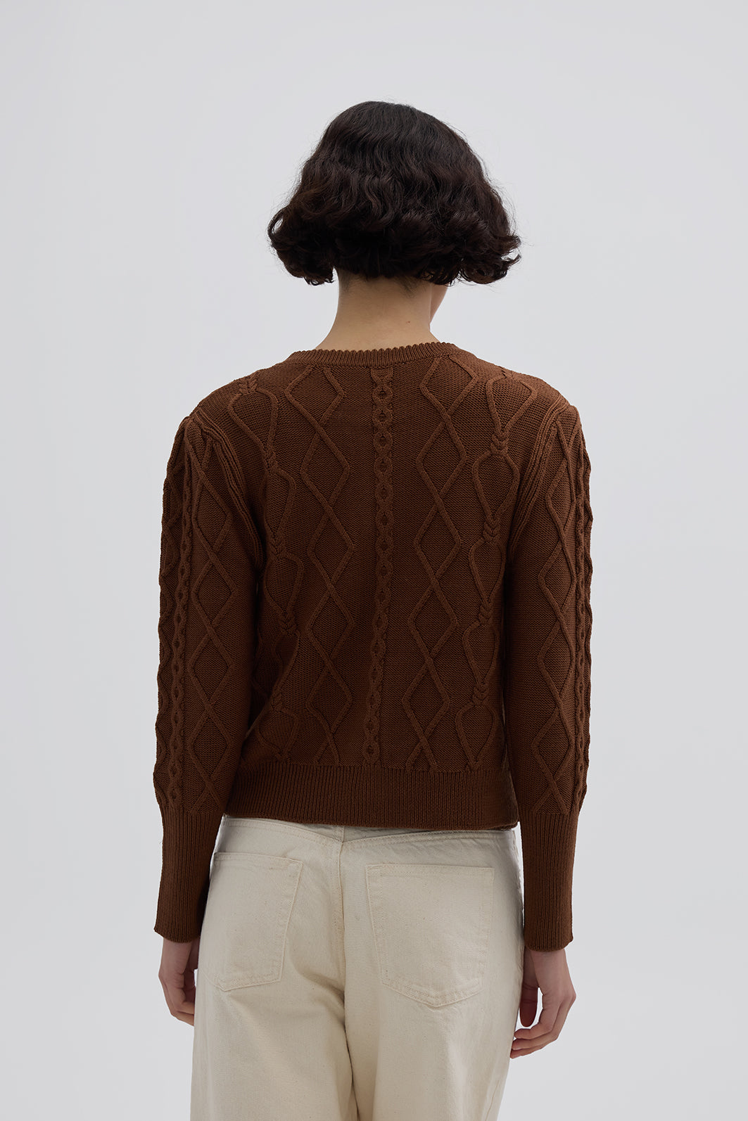Ladies Wool Cardigan in Brown styled with jeans – versatile and warm layering piece