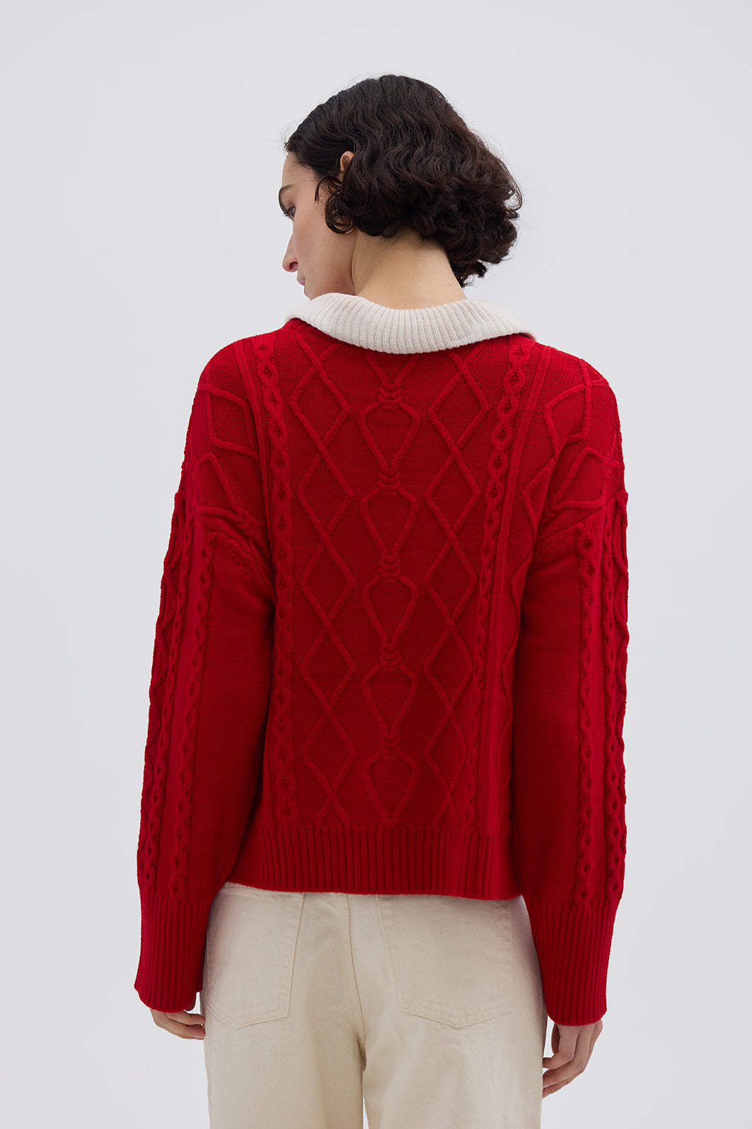 Ladies Wool Jumper in Red – relaxed fit with classic ribbed hem and cuffs