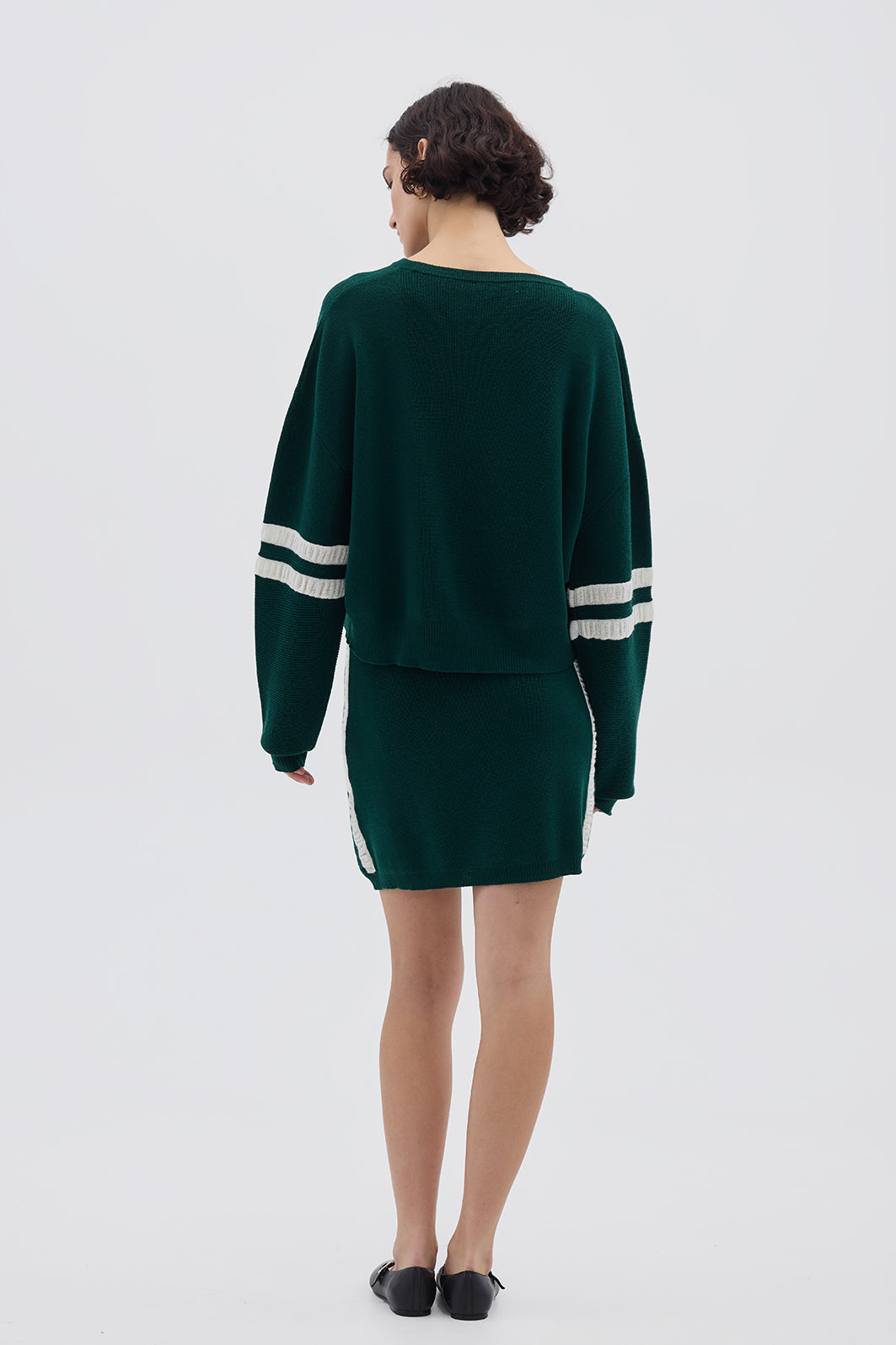 Ladies Wool Jumper in Emerald styled with tailored pants – modern and refined knitwear