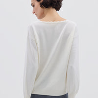 Ladies Wool Sweater in Cream – effortlessly stylish and perfect for layering