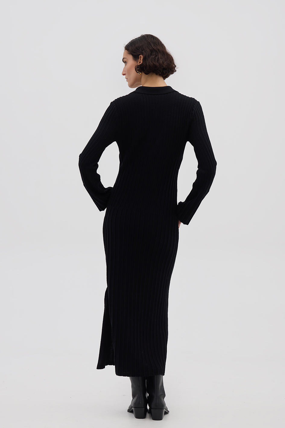 Long Wool Dress in Black styled with boots – effortless and elegant cold-weather styling