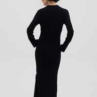Long Wool Dress in Black styled with boots – effortless and elegant cold-weather styling
