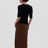 Long Wool Dress in Black & Walnut styled with boots – refined and modern knitwear