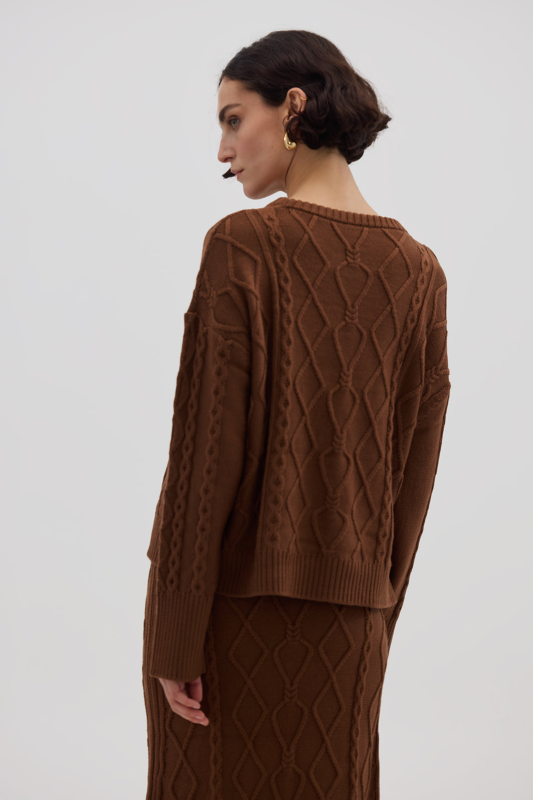 Ladies Wool Jumper in Brown – classic relaxed fit with ribbed hem and cuffs