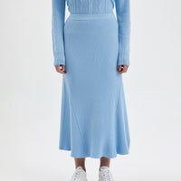 Elegant wool midi skirt in seafoam with a flared hem and soft knit.
