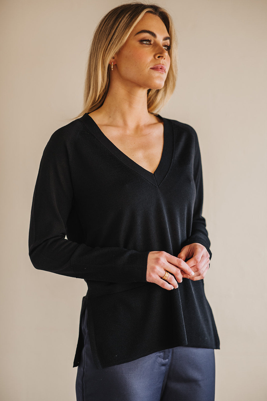 ROXBY V NECK WOOL SWEATER